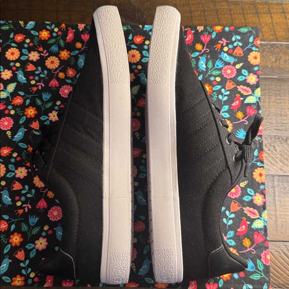 Adidas Black Canvas sneakers NEW - Picture 4 of 6
